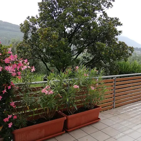 Appartamento La Terrazza Riva del Garda Buitenkant foto