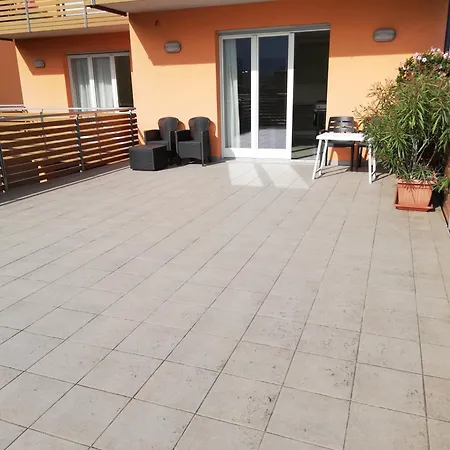 Appartamento La Terrazza Riva del Garda Buitenkant foto